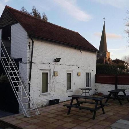 Swan Inn, Heathrow Airport Stanwell Eksteriør bilde
