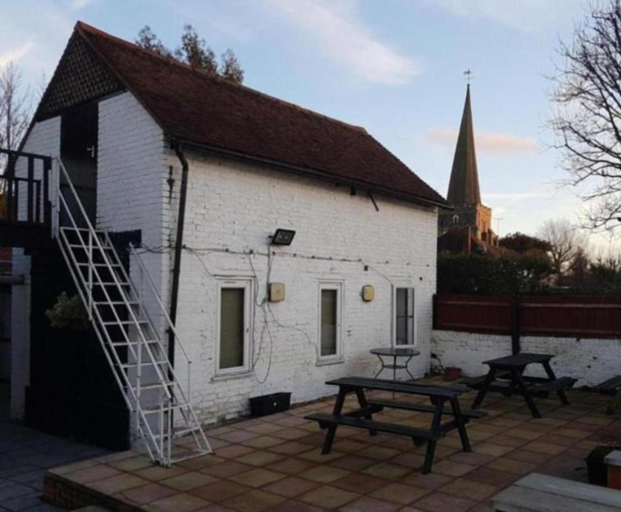 Swan Inn, Heathrow Airport Stanwell Eksteriør bilde